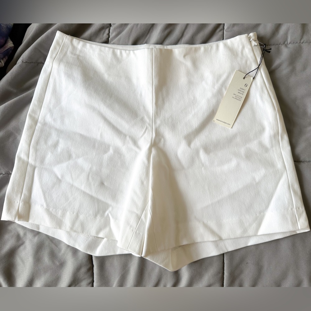 NEW White Ecru Swift Shorts. With tags. Size: 0